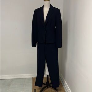 Larry Levine Black Lined Woman’s Pant Suit